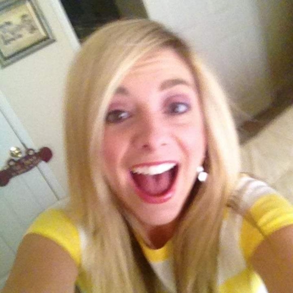 Meet your Posher, Eimile - Picture 2 of 5